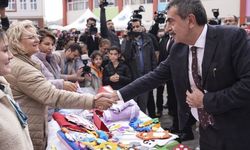 Milli Eğitim Bakanı Tekin, Gazze için düzenlenen kermesi ziyaret etti