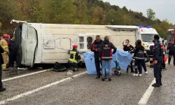 Bartın'da feci kaza: İşçi servisi devrildi, ölü ve yaralılar var!