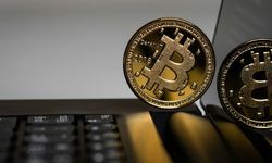 Bitcoin’de Fed ve petrol darbesi: 82 bin dolardan 78 bine çekildi