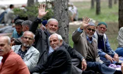 SGK Başkanı Raci Kaya: Düşük maaşın sebebi emeklilerin ölmemesi