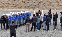 Erzincan'da çevik kuvvetten nefes kesen tatbikat