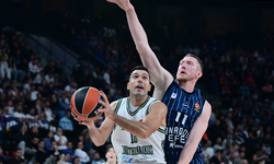 Anadolu Efes, Ataman'a diş geçiremedi...