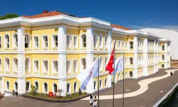 Galatasaray Üniversitesi'nde görev değişimi! Emekliye ayrılmıştı...