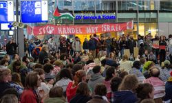 Hollanda’da 20 tren istasyonunda Filistin’e destek eylemleri düzenlendi