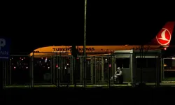 İsrail tarafından alıkonulan milletvekillerini taşıyan uçak İstanbul’a indi