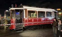 İstiklal Caddesi'nde tramvayda çıkan yangın paniğe neden oldu