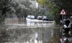 İzmir dahil 9 ilde kırmızı alarm! Meteoroloji'den gece yarısı uyarısı geldi! Sel ve su baskınlarına dikkat!