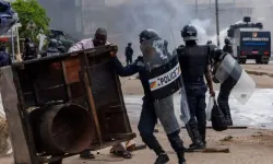 Kamerun’da 92 yaşındaki Biya yeniden seçildi, protestolar patlak verdi