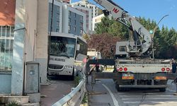 Polisleri taşıyan midibüs kaza yaptı: 7 yaralı