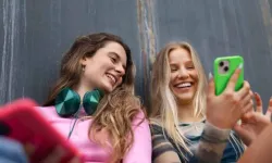 Z kuşağı Instagram’ı terk etmiyor, dönüştürüyor!