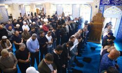 Düşen kargo uçağında şehit olan 20 askerimiz için Bakü'de gıyabi cenaze namazı kılındı