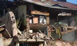 SON DAKİKA: Erzurum’da doğalgaz patlaması, iki ev çöktü!