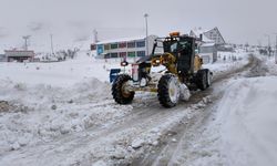 Yoğun kar Sivas’ta ulaşımı aksattı: 46 yerleşim yeri yolu kapalı