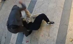 Sokak ortasında karısını defalarca bıçakladı!