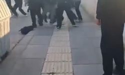 Akran zorbalığında son nokta: Okul önündeki çocuk defalarca tekmelendi!