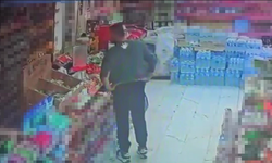 Kasada duran cep telefonunu çaldı: o anlar kamerada