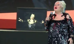 Sanat dünyası Muazzez Abacı'ya ağlıyor: AKM'deki veda töreninde gözyaşları sel oldu