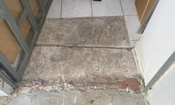 Ataşehir'de bina alarmı: Kolonlar patladı, zemin çöktü