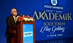 AYM Başkanı Özkaya öğrencilerle akademik açılış töreninde buluştu