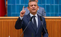 Özgür Özel’den yargı süreci tepkisi: “Aziz İhsan Aktaş serbest, belediye başkanlarımız tutuklu”