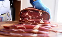 Bir zehirlenme vakası daha! Niğde’de pastırma yiyen 5 kişi rahatsızlandı