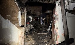 Bursa’da 2 katlı ev kül oldu! 80 yaşındaki adam hayatını kaybetti