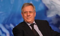 Eski Fenerbahçe başkanı Aziz Yıldırım İstanbul trafiğinde ters yönden gelen araç sürücüsüyle tartıştı