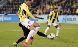 Fenerbahçe geri düştüğü maçta Çaykur Rizespor karşısında 5-2 galip geldi