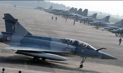 Hindistan, Çin sınırına yakın Mudh-Nyoma hava üssünü faaliyete geçirdi