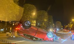 Sürücünün kontrolünü kaybettiği araç takla attı: Kartal sahil yolunda trafik kilitlendi