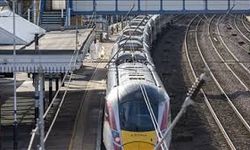 İngiltere trenindeki saldırganın kimliği açıklandı: 10 kez cinayete teşebbüsten yargılanacak!