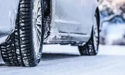 Kış lastiği zorunluluğu ne zaman başlıyor 2025? Tarih değişti mi, cezası kaç TL oldu?