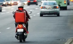 Moto kurye nasıl olunur? Moto kurye olmak için hangi şartlar gerekiyor?