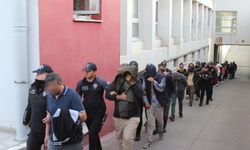 Müteahhitleri 19 milyon TL dolandıran şebeke çökertildi! 60 gözaltı