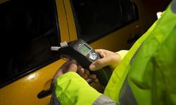 Alkollü sürücünün akıl almaz planı!