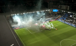 İsveç'te şoke edici anlar: Futbol maçında saha alev alev yandı