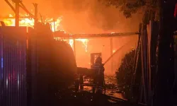 Şanlıurfa’da marangoz atölyesi kül oldu!