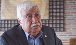 Türk tiyatrosunun usta ismi Ahmet Gülhan hayatını kaybetti