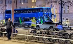 Stockholm’de feci kaza: Otobüs durağa daldı, çok sayıda ölü ve yaralı var!