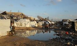 Gazze’de şiddetli yağış çadırları su altında bıraktı