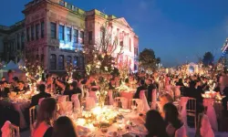 Saray düğününde ne giyilir? Gösterişli ve zarif kombin önerileri