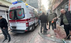 Tartıştığı adamı 17 yerinden bıçakladı: Görüntü alan basına da saldırdı!