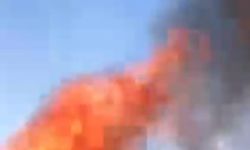 Belediyenin önünde canlı yayın açıp kendini yaktı!