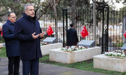 Bakan Fidan, Büyükelçiler Konferansı öncesi Dışişleri Şehitliği’ni ziyaret etti