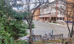 Kız öğrencilerine müstehcen fotoğraf göndermişti! O “öğretmen” tutuklandı