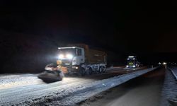 Ardahan’da yoğun kar ve buzlanma ulaşımı durma noktasına getirdi