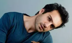 Buğra Gülsoy kimdir, kaç yaşında, nereli? Buğra Gülsoy kariyeri ve oynadığı yapımlar