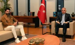Ünlü oyuncu Burak Özçivit'ten Kültür ve Turizm Bakanı Ersoy'a ziyaret!