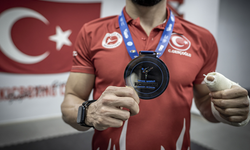 Kırık parmakla finale çıkan Türk kick boksçu yaşadıklarını anlattı: "Bayrağımız için ringe çıktım"