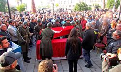 Çeşme eski Belediye Başkanı Tütüncüoğlu askeri törenle uğurlandı